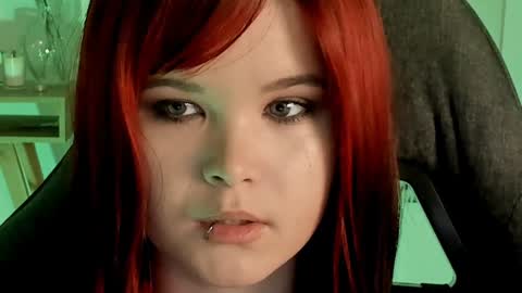 Snapshot of elainebeness chatting on January 12, 4:18 pm Your sweet girl online show from January 12, 4:18 pm