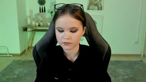 Snapshot of elainebeness chatting on January 15, 7:23 pm Your sweet girl online show from January 15, 7:23 pm