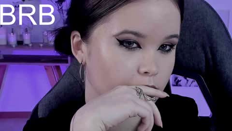 Snapshot of elainebeness chatting on January 15, 10:24 pm Your sweet girl online show from January 15, 10:24 pm