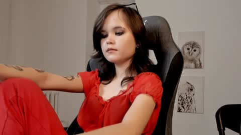 Snapshot of elainebeness chatting on January 22, 1:42 am Your sweet girl online show from January 22, 1:42 am