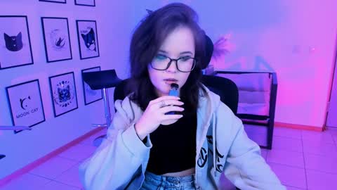 Snapshot of elainebeness chatting on January 24, 7:18 pm Your sweet girl online show from January 24, 7:18 pm