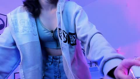 Snapshot of elainebeness chatting on January 25, 1:21 am Your sweet girl online show from January 25, 1:21 am