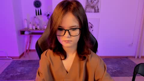 Snapshot of elainebeness chatting on January 25, 7:28 pm Your sweet girl online show from January 25, 7:28 pm