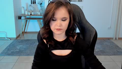 Snapshot of elainebeness chatting on February 1, 1:34 am Your sweet girl online show from February 1, 1:34 am