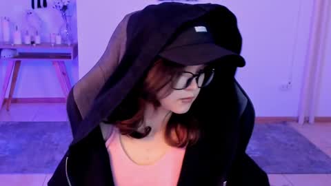 Snapshot of elainebeness chatting on February 2, 1:45 am Your sweet girl online show from February 2, 1:45 am