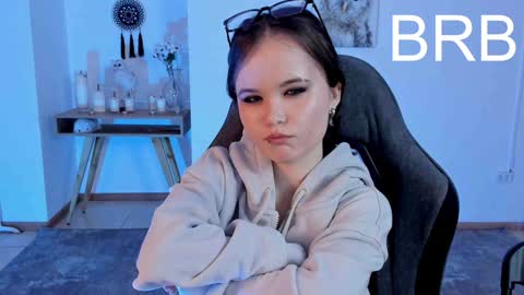 Snapshot of elainebeness chatting on February 4, 10:24 pm Your sweet girl online show from February 4, 10:24 pm