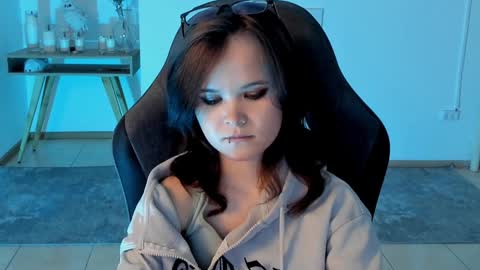 Snapshot of elainebeness chatting on February 5, 4:27 am Your sweet girl online show from February 5, 4:27 am