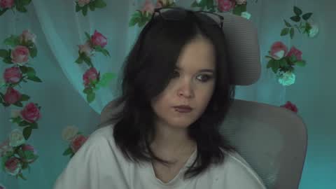 Snapshot of elainebeness chatting on February 7, 10:52 pm Your sweet girl online show from February 7, 10:52 pm