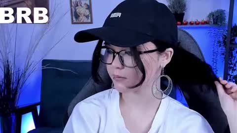 Snapshot of elainebeness chatting on March 6, 10:36 pm Your sweet girl online show from March 6, 10:36 pm