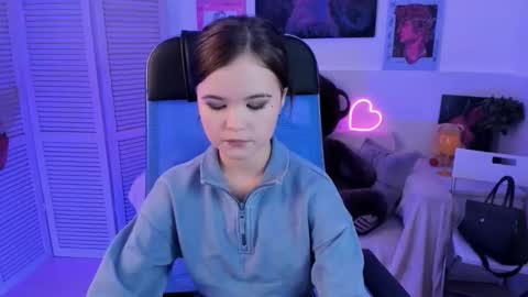 Snapshot of elainebeness chatting on September 11, 7:14 pm Your sweet girl online show from September 11, 7:14 pm