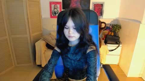 Snapshot of elainebeness chatting on October 17, 7:27 pm Your sweet girl online show from October 17, 7:27 pm