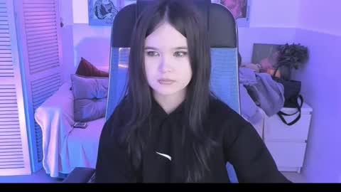 Snapshot of elainebeness chatting on October 24, 7:21 pm Your sweet girl online show from October 24, 7:21 pm