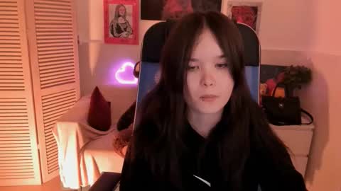 Snapshot of elainebeness chatting on November 6, 7:26 pm Your sweet girl online show from November 6, 7:26 pm