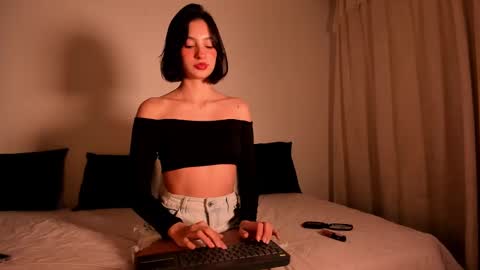 Elamour online show from December 16, 11:28 pm