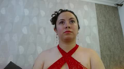 Snapshot of elamurray chatting on November 4, 11:20 am elamurray online show from November 4, 11:20 am