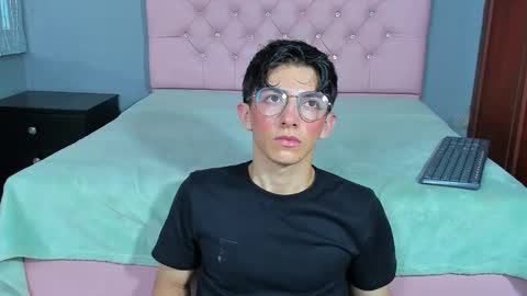 Elan Giralon online show from January 6, 12:03 am