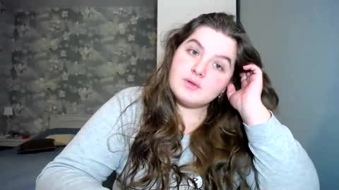 Elanis online show from December 22, 5:53 pm
