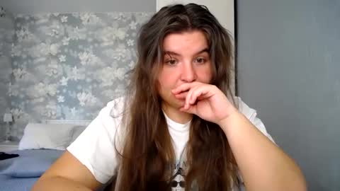Snapshot of elanis_blair chatting on April 1, 12:50 pm Elanis online show from April 1, 12:50 pm