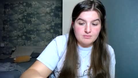 Snapshot of elanis_blair chatting on April 18, 6:01 pm Elanis online show from April 18, 6:01 pm