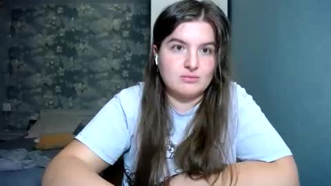 Snapshot of elanis_blair chatting on April 18, 7:07 pm Elanis online show from April 18, 7:07 pm