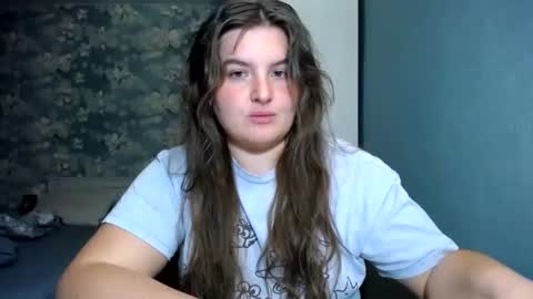 Snapshot of elanis_blair chatting on May 16, 12:18 am Elanis online show from May 16, 12:18 am