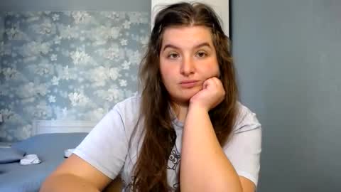 Snapshot of elanis_blair chatting on June 3, 2:33 pm Elanis online show from June 3, 2:33 pm