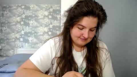 Snapshot of elanis_blair chatting on June 9, 10:27 am Elanis online show from June 9, 10:27 am
