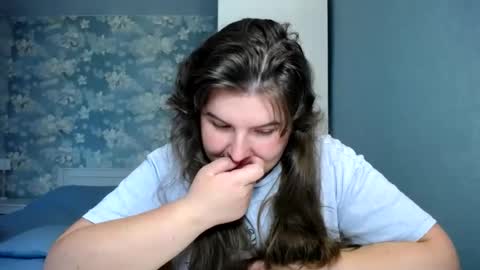 Snapshot of elanis_blair chatting on June 20, 5:38 pm Elanis online show from June 20, 5:38 pm