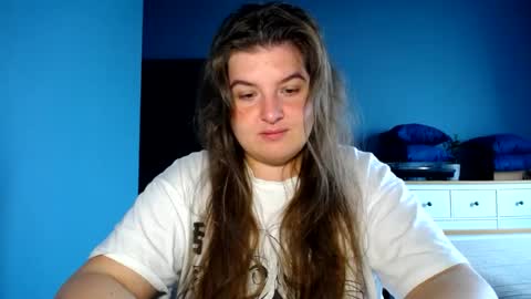 Snapshot of elanis_blair chatting on July 21, 9:11 am Elanis online show from July 21, 9:11 am