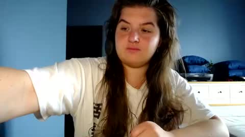 Snapshot of elanis_blair chatting on July 22, 9:12 am Elanis online show from July 22, 9:12 am