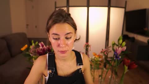 ELA 3 online show from December 16, 6:07 am