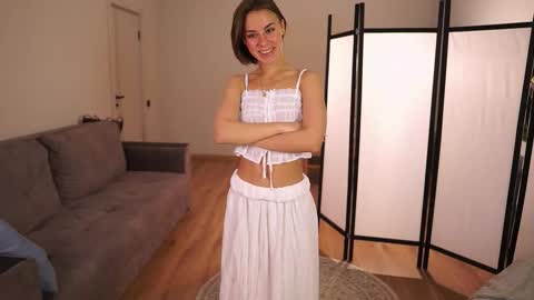 Snapshot of elannand chatting on December 23, 6:11 am ELA 3 online show from December 23, 6:11 am