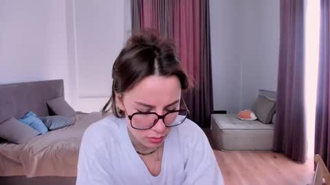 ELA 3 online show from March 10, 6:18 am