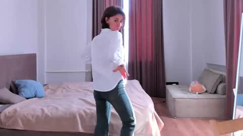 ELA 3 online show from March 19, 6:28 am