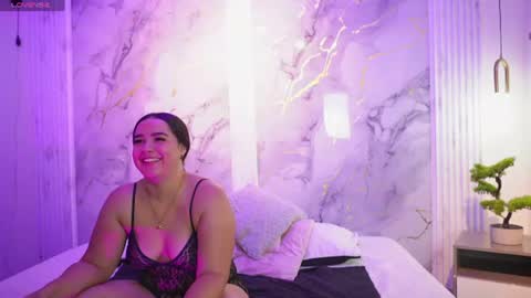 elara_and_amber online show from June 12, 2:21 am