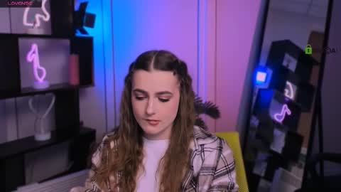 elara_doll online show from December 5, 7:10 pm