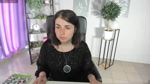 Snapshot of elara_starfall chatting on June 15, 5:09 am Marta online show from June 15, 5:09 am
