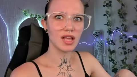 elastikiss online show from July 30, 11:31 am