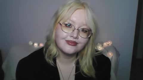Snapshot of elayne_sweet chatting on March 27, 8:26 am elayne_sweet online show from March 27, 8:26 am