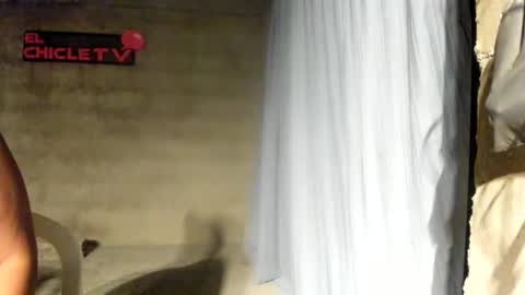 Snapshot of elchicletv chatting on December 7, 12:30 am El CHICLE TV - SHOW online show from December 7, 12:30 am