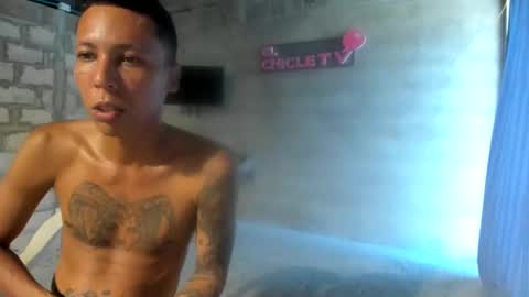 Snapshot of elchicletv chatting on December 10, 10:26 pm El CHICLE TV - SHOW online show from December 10, 10:26 pm