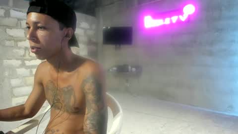 Snapshot of elchicletv chatting on December 24, 6:39 pm El CHICLE TV - SHOW online show from December 24, 6:39 pm