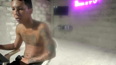 Snapshot of elchicletv chatting on December 26, 8:50 am El CHICLE TV - SHOW online show from December 26, 8:50 am