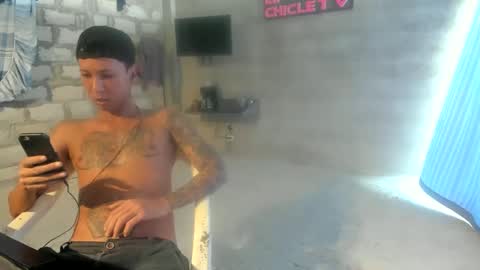 Snapshot of elchicletv chatting on January 11, 6:44 pm El CHICLE TV - SHOW online show from January 11, 6:44 pm