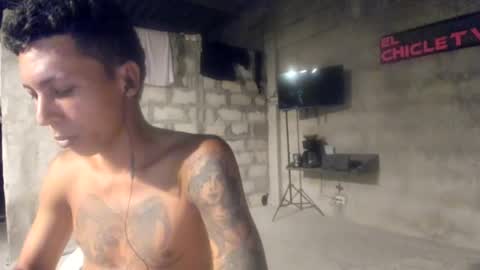 Snapshot of elchicletv chatting on February 6, 7:13 am El CHICLE TV - SHOW online show from February 6, 7:13 am