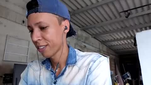 Snapshot of elchicletv chatting on September 19, 6:41 pm El CHICLE TV - SHOW online show from September 19, 6:41 pm