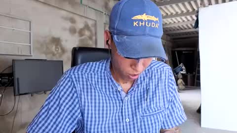 Snapshot of elchicletv chatting on September 24, 6:11 pm El CHICLE TV - SHOW online show from September 24, 6:11 pm