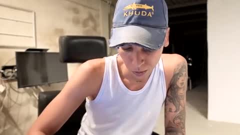 Snapshot of elchicletv chatting on September 27, 11:32 pm El CHICLE TV - SHOW online show from September 27, 11:32 pm