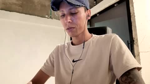 Snapshot of elchicletv chatting on October 7, 10:01 am El CHICLE TV - SHOW online show from October 7, 10:01 am