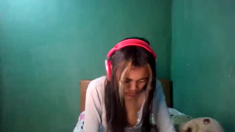 Snapshot of eldie69 chatting on June 7, 3:32 am eldie69 online show from June 7, 3:32 am